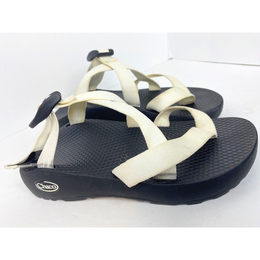Chaco Woman’s White Strap Sandals Flip Flops Size U.S 6, Black Rubber Adjustable - Picture 3 of 12